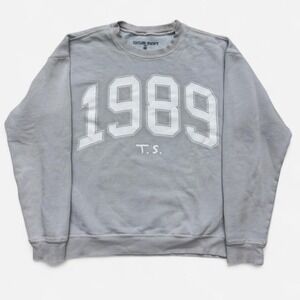Taylor Swift 1989 gray crewneck sweatshirt with white '1989' Size small